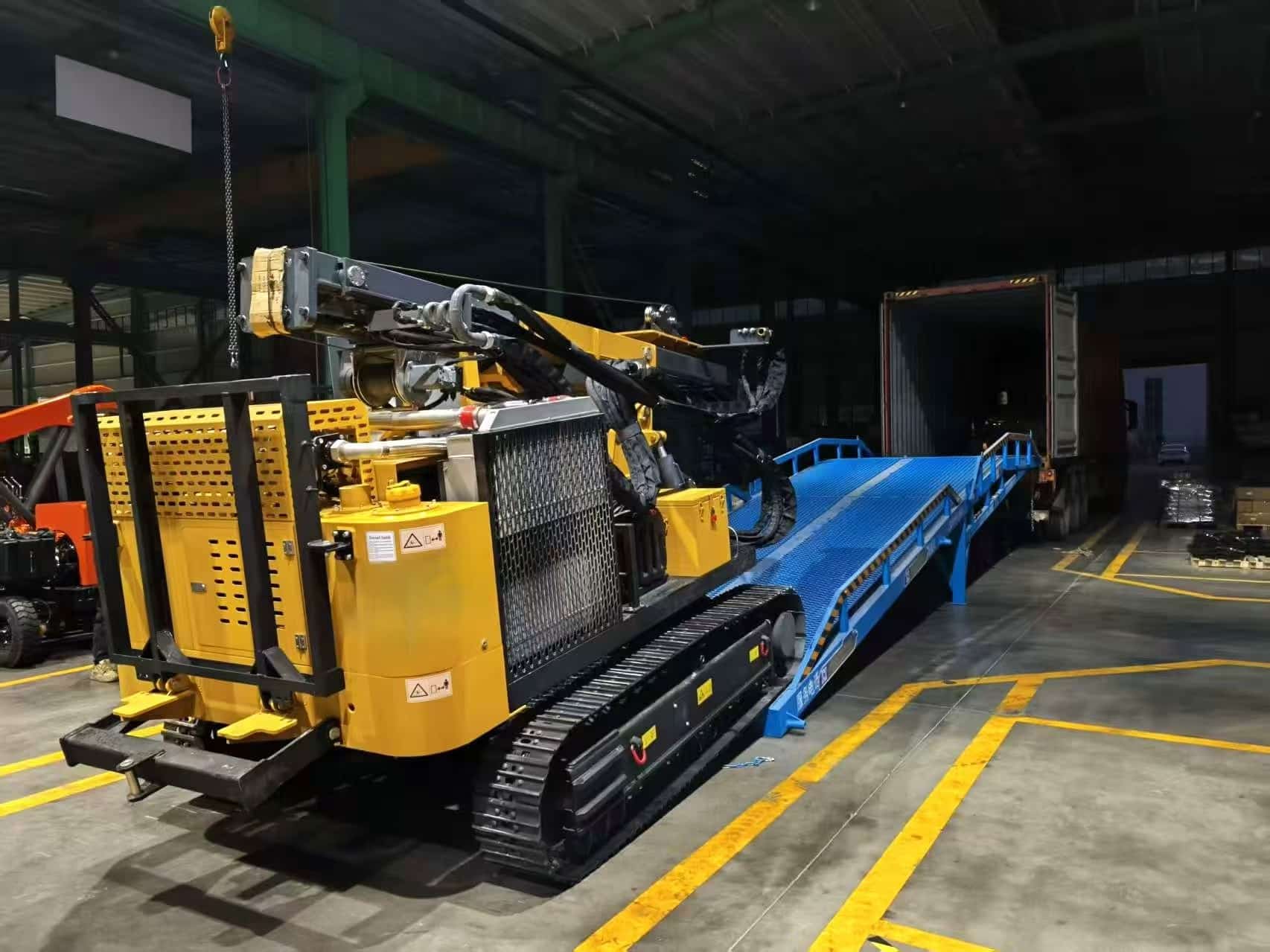 Impulsionando a energia verde na Itália: Duas bate-estacas solares TZ536 personalizadas e em conformidade com a norma Euro 5 são enviadas.